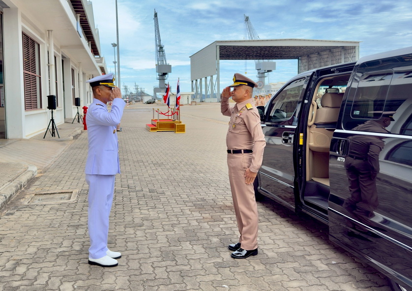 พลเรือตรี สุรสิทธิ์ แสนคราม เจ้ากรมจเรทหารเรือ  ตรวจราชการ กองโรงงานเรือเหล็ก อู่ราชนาวีมหิดลอดุลยเดช กรมอู่ทหารเรือ เมื่อวันที่ ๑๑ มิถุนายน ๒๕๖๙